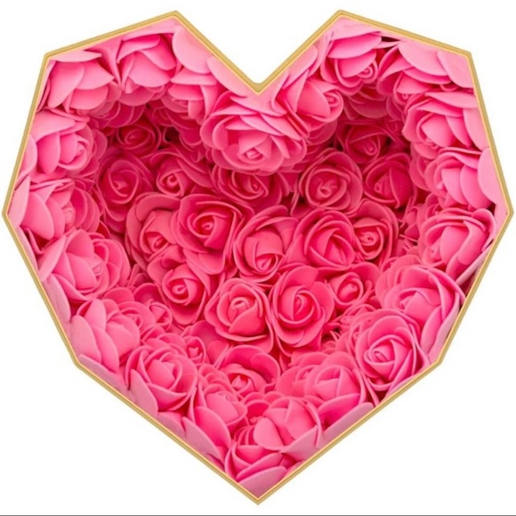 NWOT Heart Container with Rose Interior - Picture 2 of 6